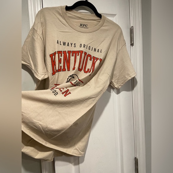 NWOT KFC Size L Kentucky Fried Chicken Logo Tee Shirt Finger Lickin Good Colonel - Picture 6 of 10